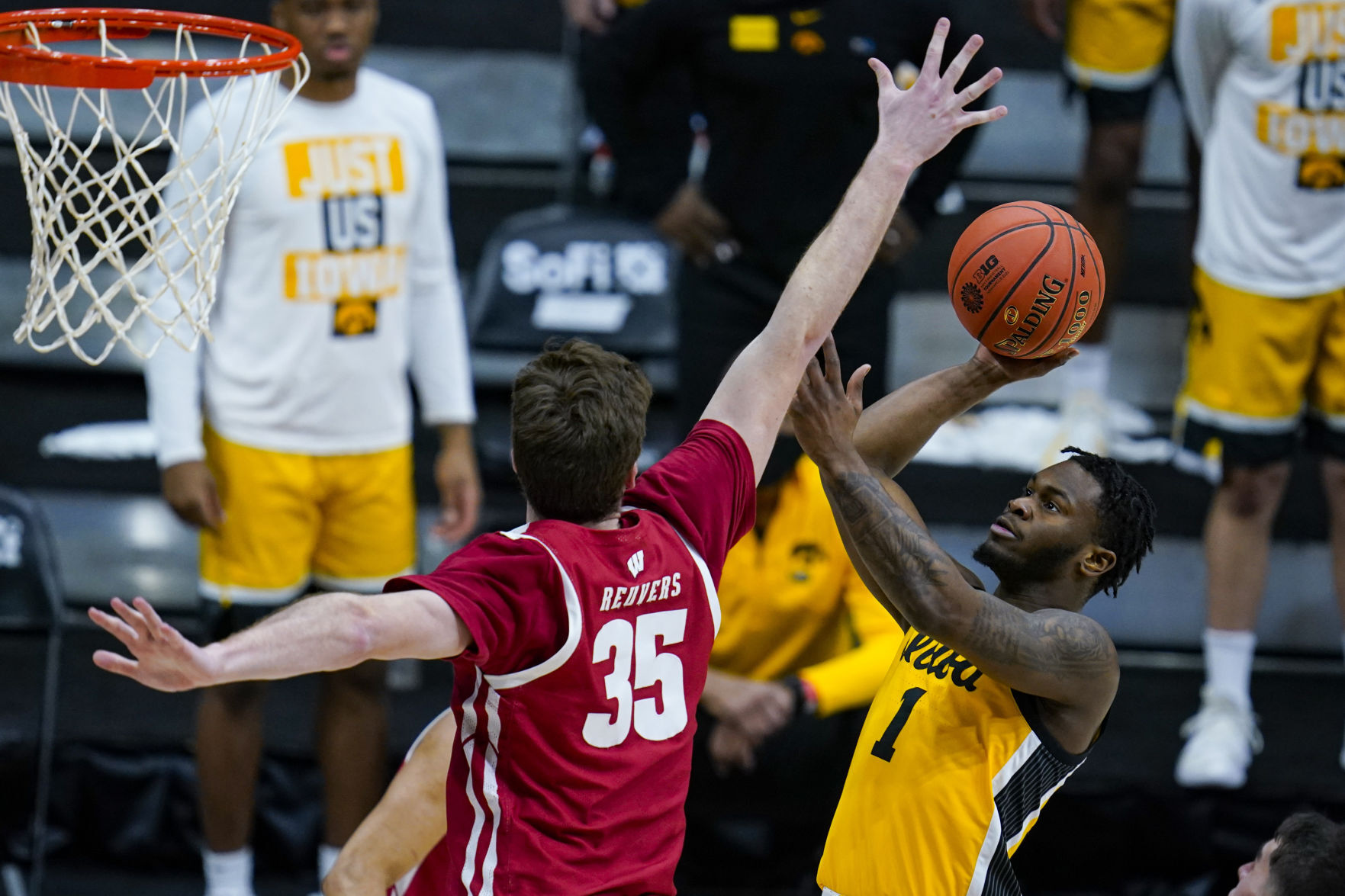 B10 Wisconsin Iowa Basketball